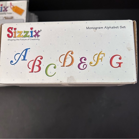 Sizzix Simple Impressions Embossing Folders - Monogram Alphabet Set 26 folders - Picture 2 of 11